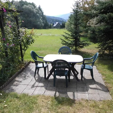 아파트 By The Forest *